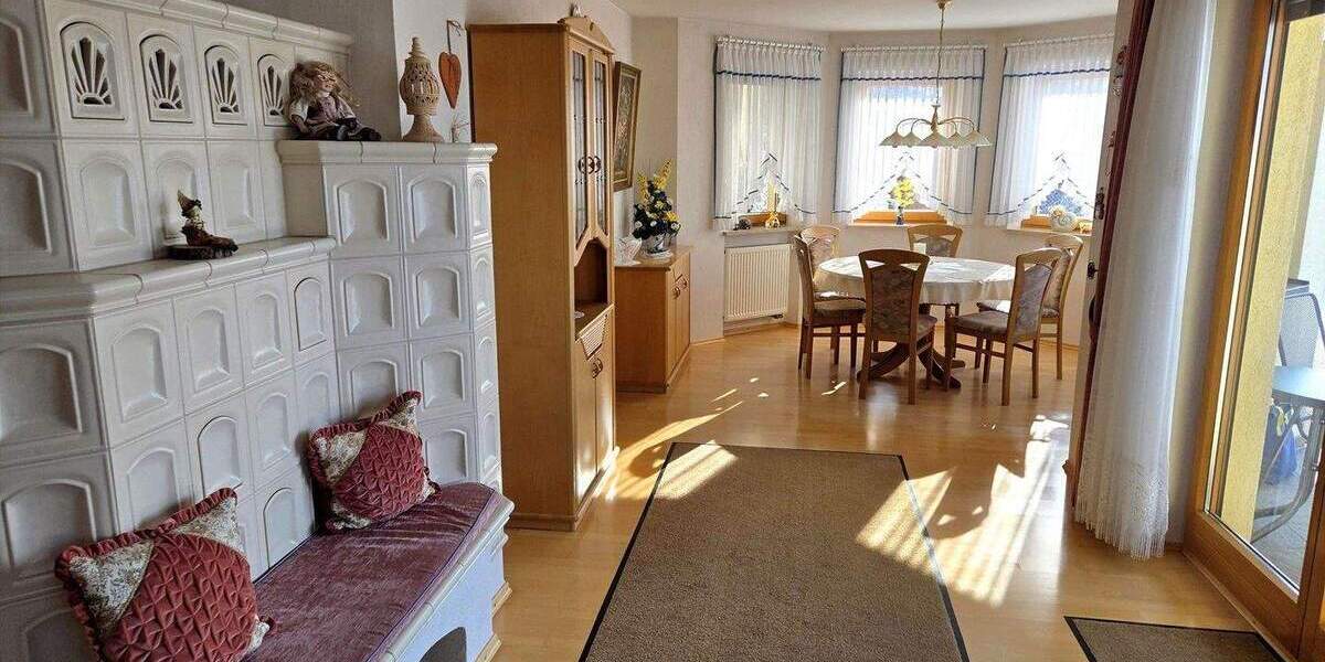 Einfamilienhaus Roßtal - 6 Zimmer, 162 m&sup2;, 849.000&euro; | Angebot:25711087