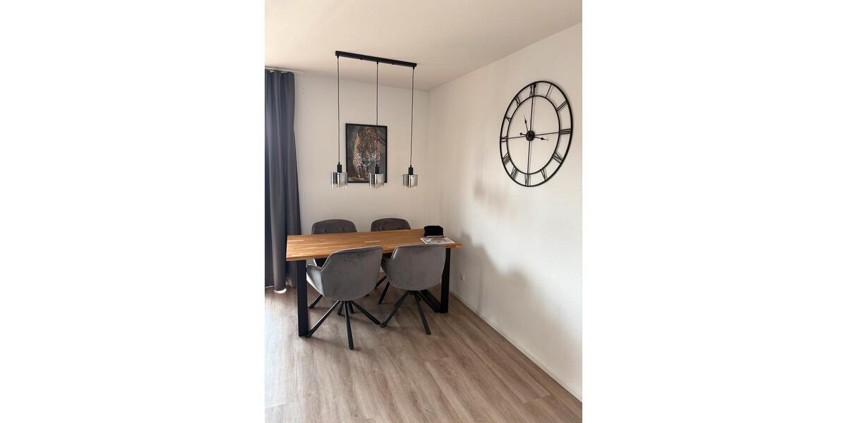 Etagenwohnung Hausen - 3 Zimmer, 83 m&sup2;, 790&euro; | Angebot:25832042
