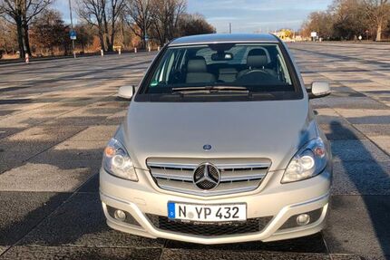 Mercedes-Benz B 180 80.300 km 9.500 &euro; Nürnberg 90471