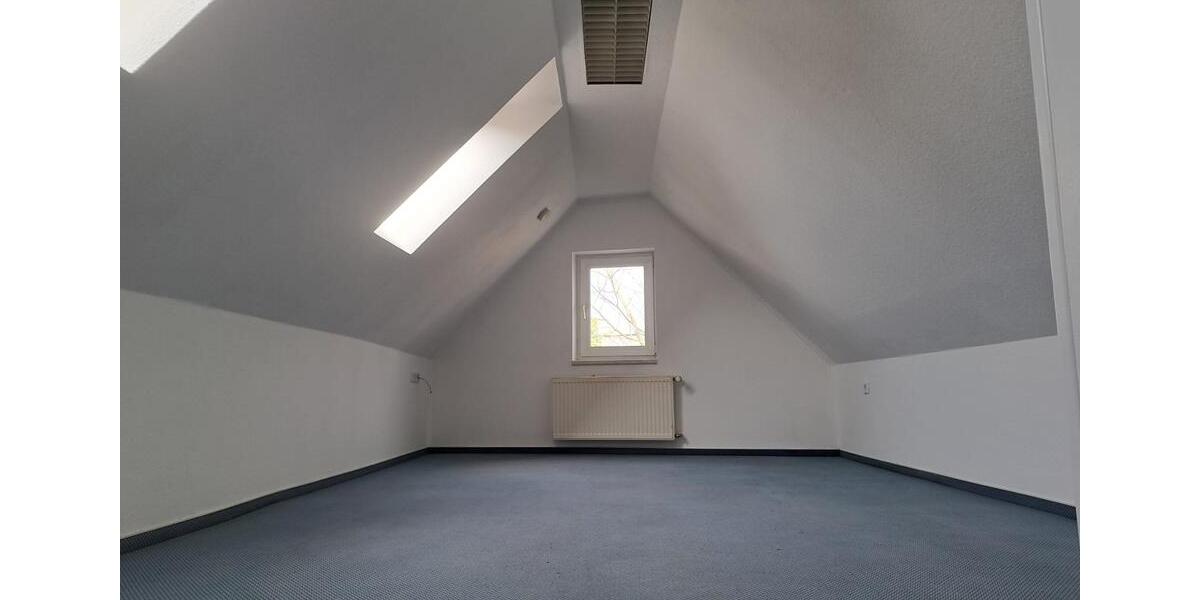 Dachgeschoßwohnung Fürth Eigenes Heim - 1 Zimmer, 25 m&sup2;, 482&euro; | Angebot:25476077