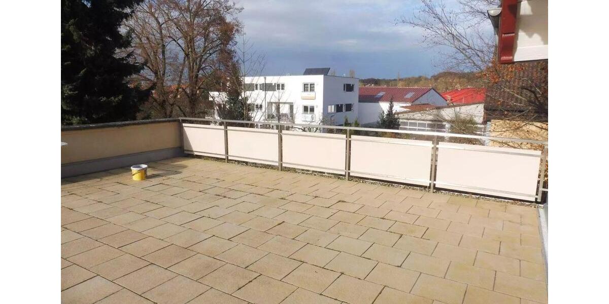 Etagenwohnung Neustadt an der Aisch - 5 Zimmer, 138 m&sup2;, 1.300&euro; | Angebot:25402314