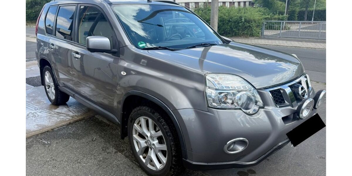 Nissan X-Trail 215.896 km 3.900 &euro; Zirndorf 90513