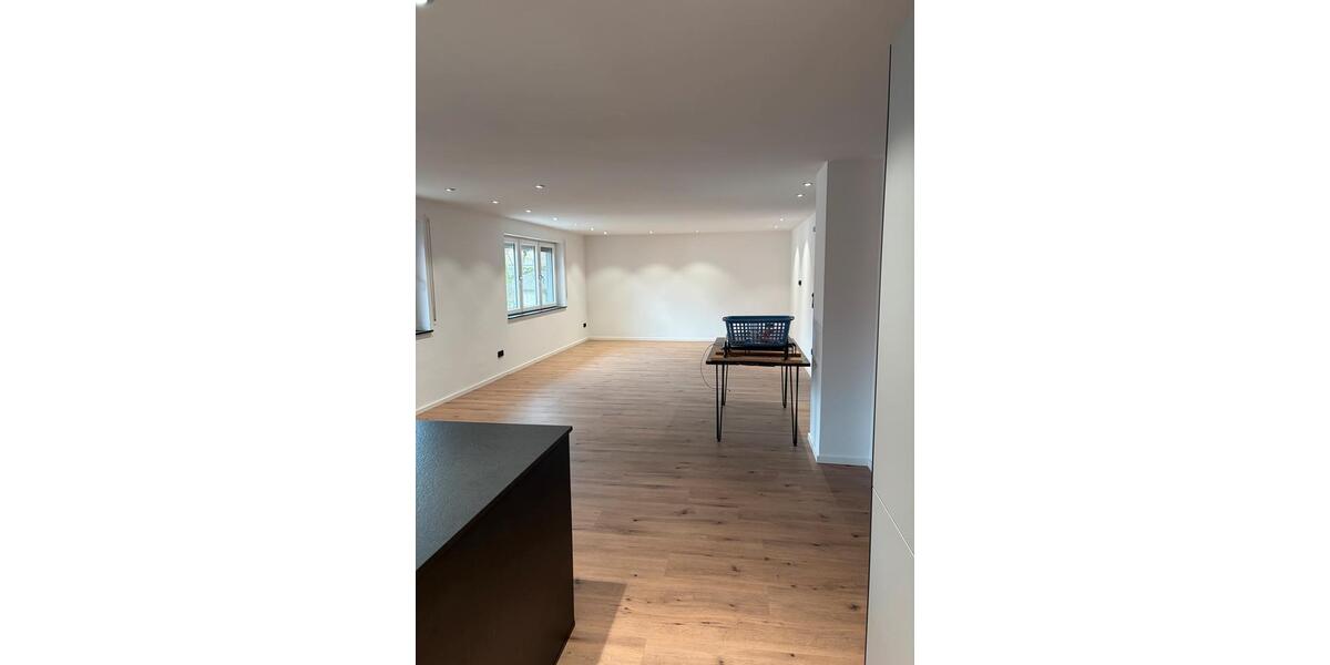 Etagenwohnung Lonnerstadt - 2 Zimmer, 95 m&sup2;, 950&euro; | Angebot:25860442