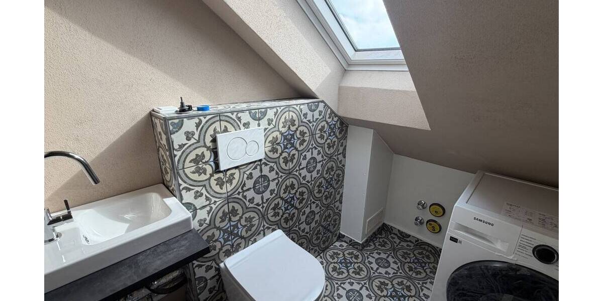 Etagenwohnung Erlangen Innenstadt - 4 Zimmer, 90 m&sup2;, 1.700&euro; | Angebot:26015681