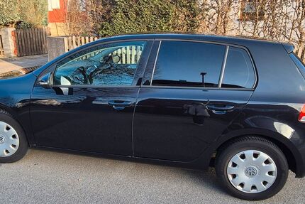 VW Golf 144.000 km 5.200 &euro; Feucht 90537