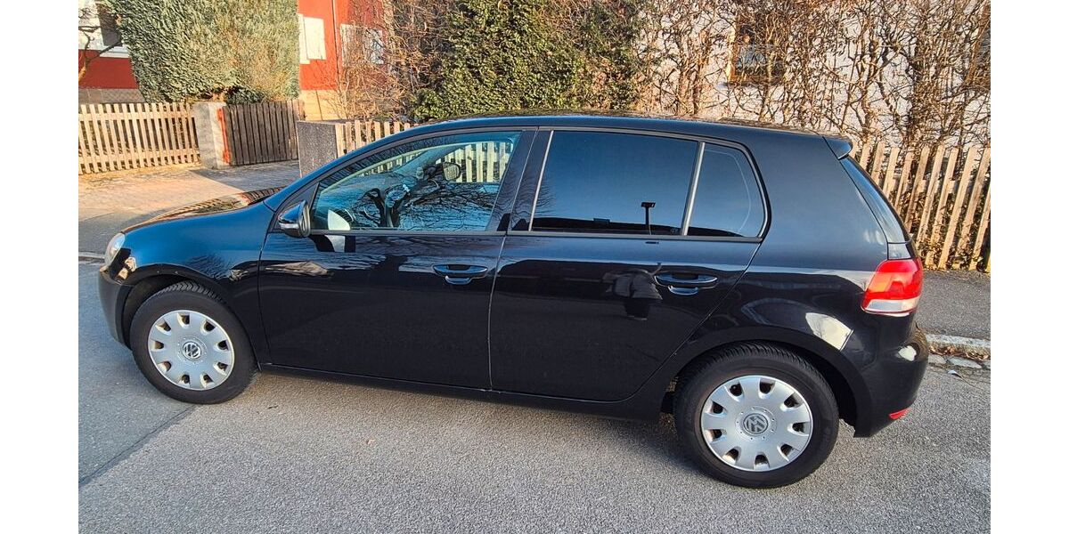 VW Golf 144.000 km 5.200 &euro; Feucht 90537