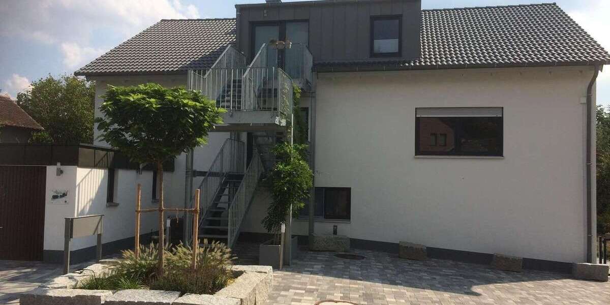 Etagenwohnung Uttenreuth - 5 Zimmer, 140 m&sup2;, 1.950&euro; | Angebot:25774470
