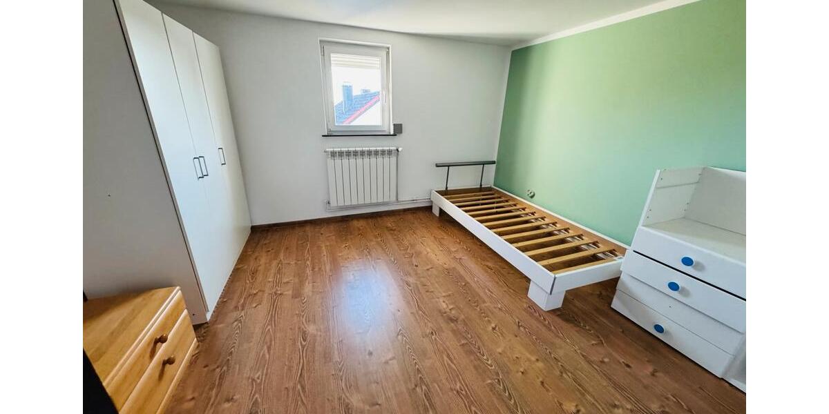 Dachgeschoßwohnung Windsbach - 2 Zimmer, 70 m&sup2;, 800&euro; | Angebot:25881525