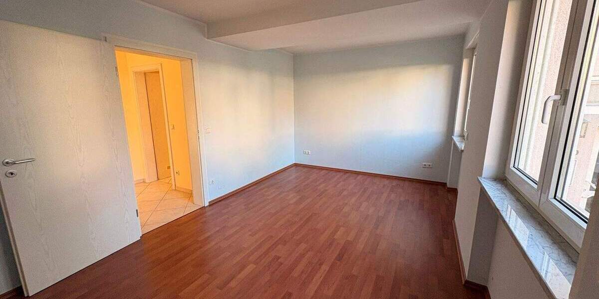 Etagenwohnung Nürnberg Gaismannshof - 4 Zimmer, 145 m&sup2;, 2.000&euro; | Angebot:25940493
