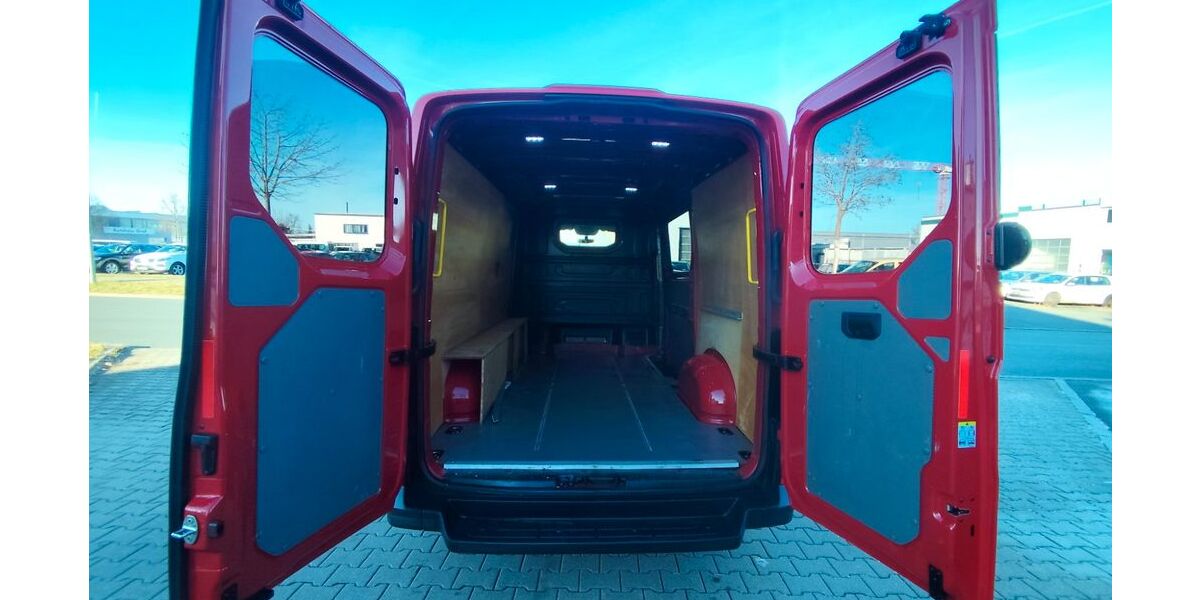 VW Crafter 176.000 km 14.990 &euro; Fürth 90763