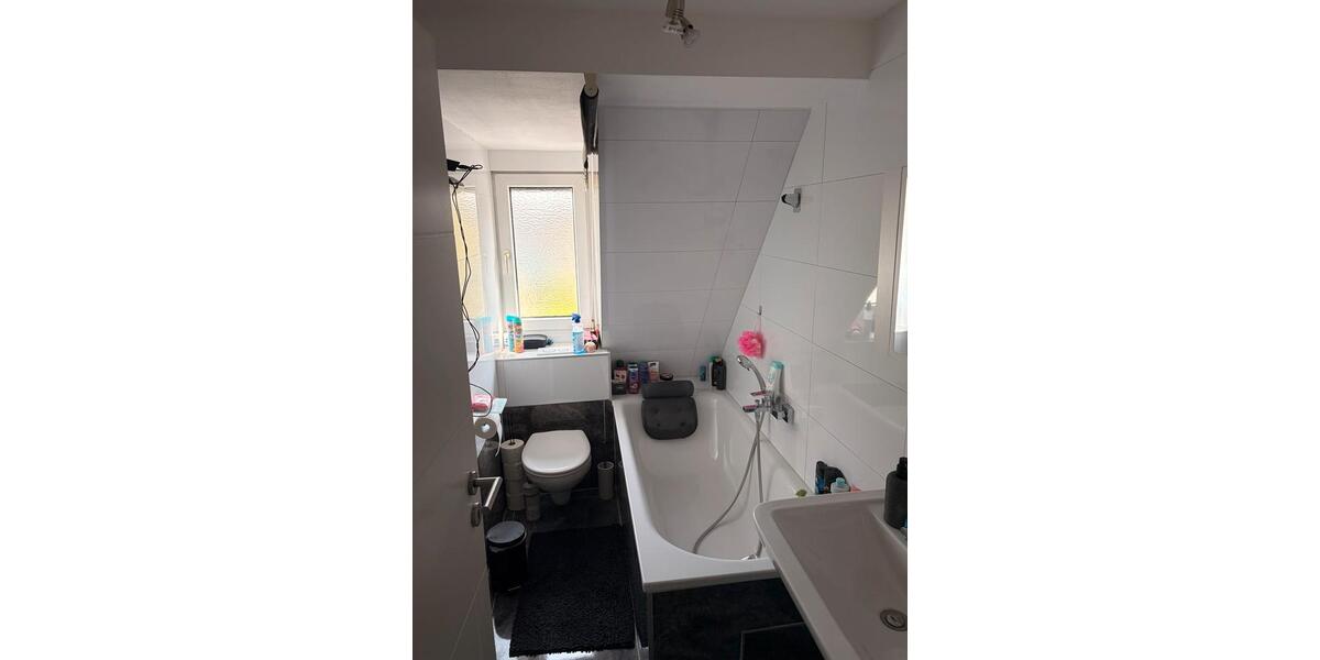 Dachgeschoßwohnung Nürnberg Eibach - 3 Zimmer, 60 m&sup2;, 990&euro; | Angebot:26504094