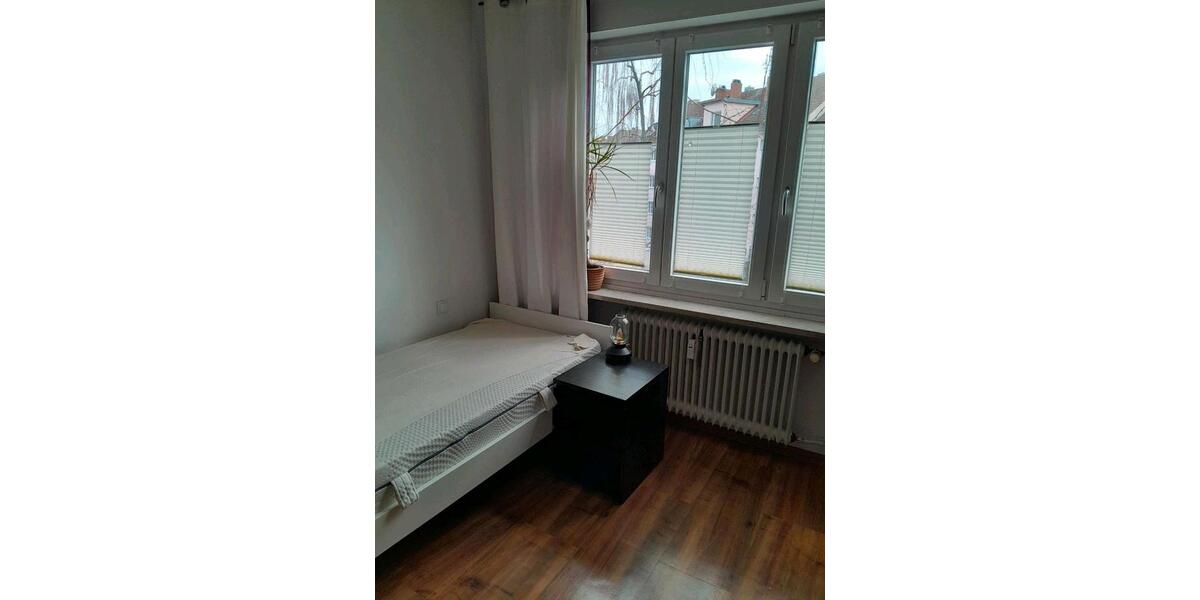 Etagenwohnung Nürnberg Erlenstegen - 4 Zimmer, 130 m&sup2;, 1.000&euro; | Angebot:25980087