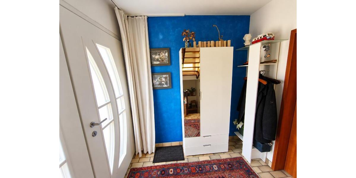 Einfamilienhaus mit Doppelgarage, Carport und großem Garten - Einfamilienhaus Weisendorf | Angebot:27651236