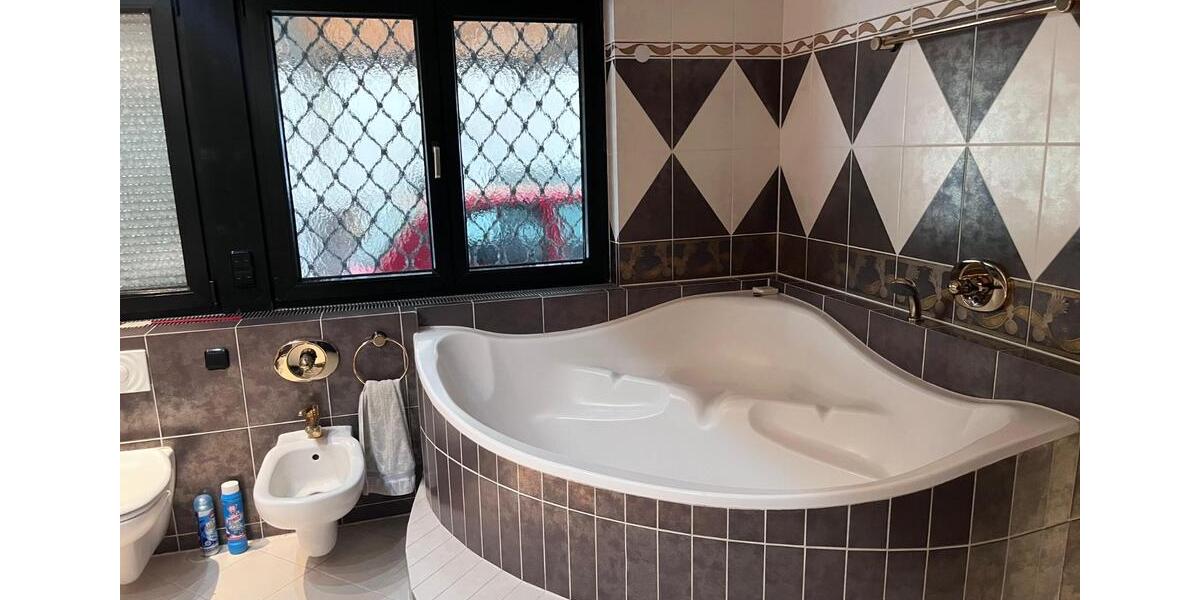 Villa Möhrendorf - 10 Zimmer, 591 m&sup2;, 1.350.000&euro; | Angebot:25855004