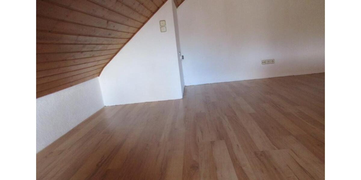 Dachgeschoßwohnung Forchheim - 3 Zimmer, 90 m&sup2;, 333.000&euro; | Angebot:25948091