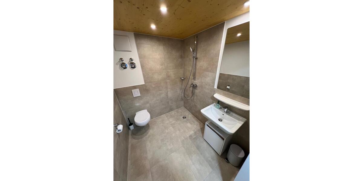 Dachgeschoßwohnung Erlangen Am Anger - 1 Zimmer, 24 m&sup2;, 700&euro; | Angebot:25872180