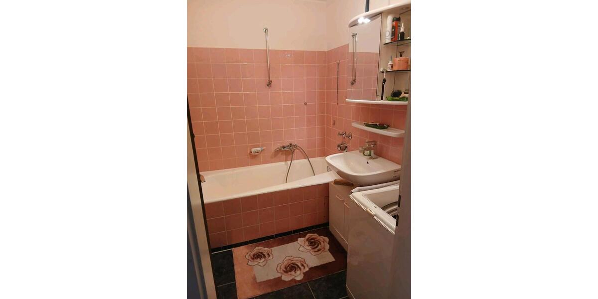 Etagenwohnung Nürnberg Falkenheim - 3 Zimmer, 77 m&sup2;, 1.000&euro; | Angebot:25784375