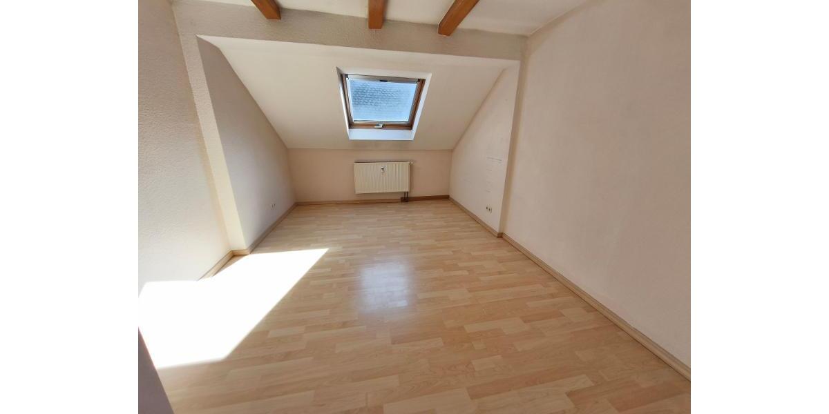 2 Zi. Wohnung im Dachgeschoss mit Stellplatz - Etagenwohnung Adelsdorf | Angebot:27541175