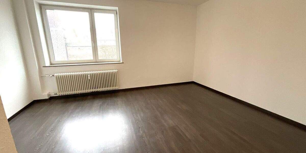Etagenwohnung Nürnberg Tafelhof - 3 Zimmer, 115 m&sup2;, 1.120&euro; | Angebot:25750279