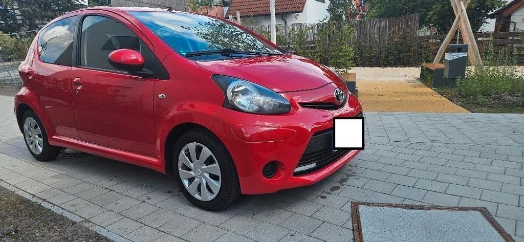Toyota Aygo (X) 137.000 km 2.999 &euro; Nürnberg 90429