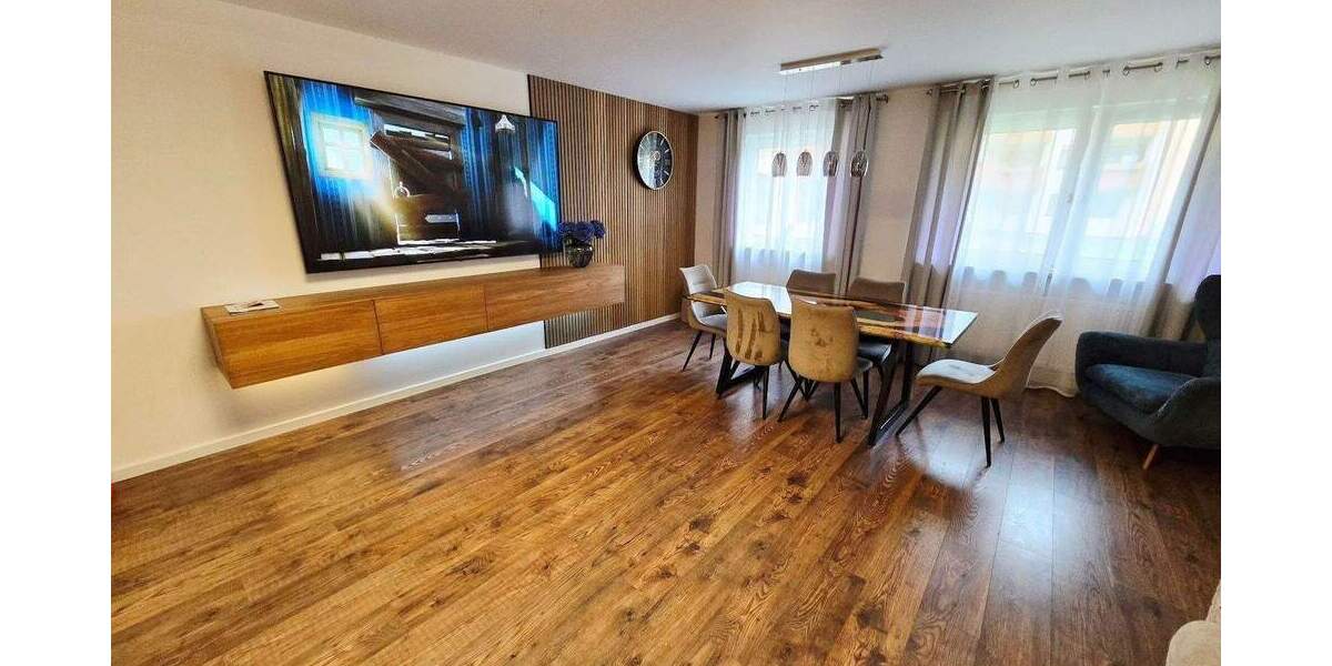 Etagenwohnung Nürnberg Glockenhof - 4 Zimmer, 101 m&sup2;, 335.000&euro; | Angebot:25665172