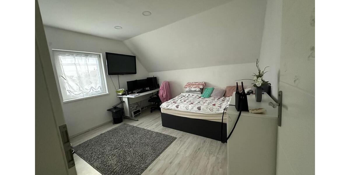 Doppelhaushälfte Fürth Bislohe - 5 Zimmer, 120 m&sup2;, 1.950&euro; | Angebot:25936915