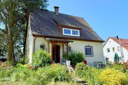 Haus Nürnberg Worzeldorf - 4 Zimmer, 120 m&sup2;, 550.000&euro; | Angebot:25671466