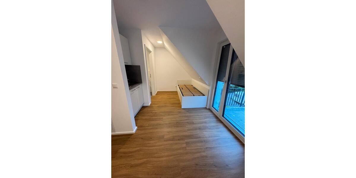 Dachgeschoßwohnung Erlangen Bruck - 1 Zimmer, 20 m&sup2;, 585&euro; | Angebot:27597902