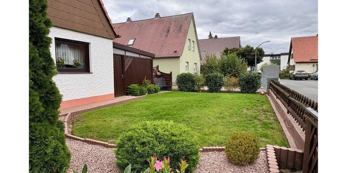 Doppelhaushälfte Erlangen Bruck - 4 Zimmer, 96 m&sup2;, 380.000&euro; | Angebot:25862876