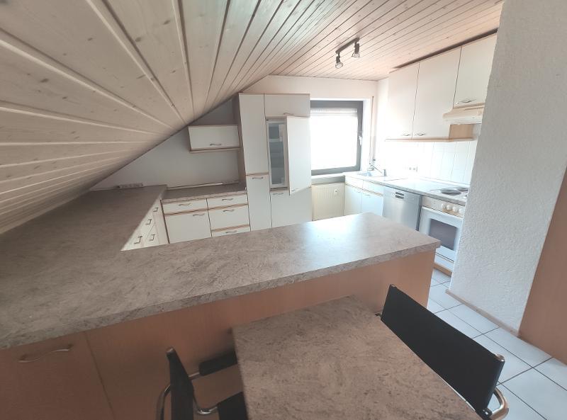 3 Zi. DG Wohnung mit Küche, Gartenmitbenutzung und Stellplatz - Etagenwohnung Weisendorf | Angebot:24351111