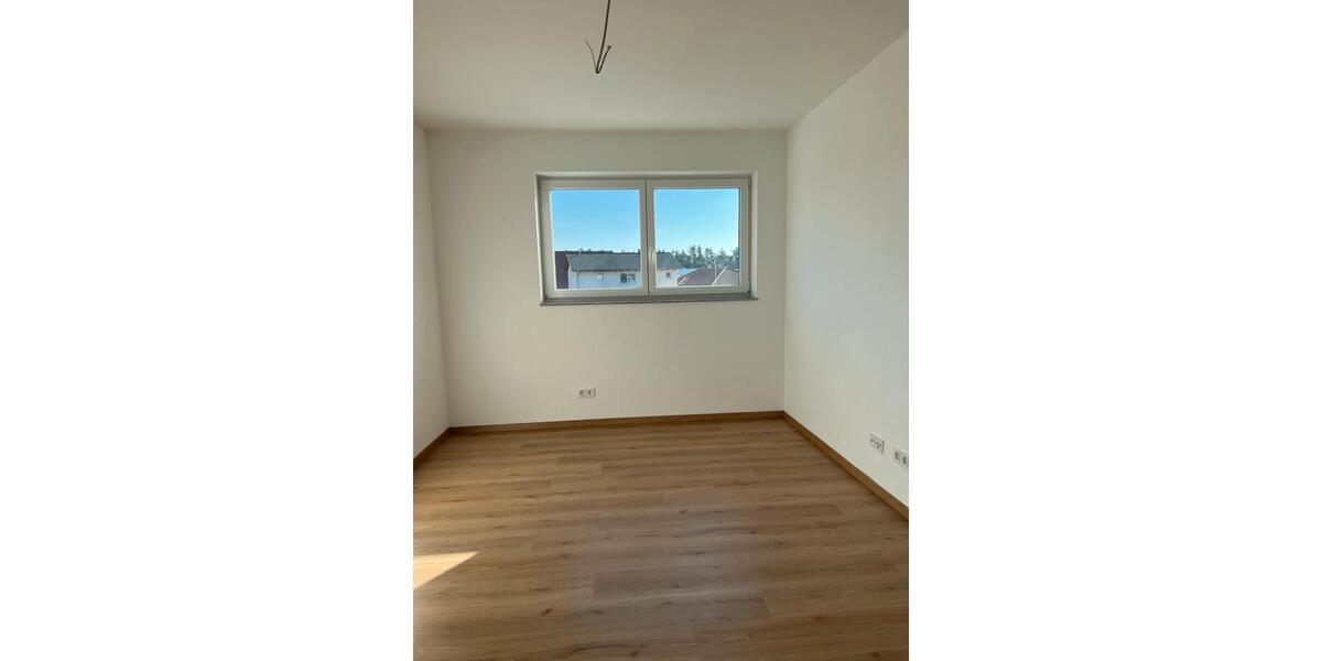 Doppelhaushälfte Windsbach - 6 Zimmer, 160 m&sup2;, 1.950&euro; | Angebot:25513836