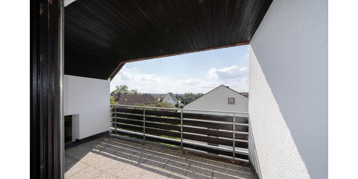 Großzügige Wohnung mit sonniger Dachloggia, Einbauküche und Garage! - 3- Roth 10809576143 | Angebot:25943101