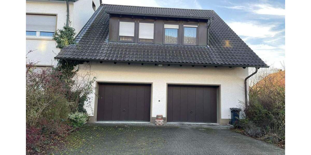 Mehrfamilienhaus, Wohnhaus Neustadt an der Aisch Neustadt - 9 Zimmer, 218 m&sup2;, 750.000&euro; | Angebot:25660943