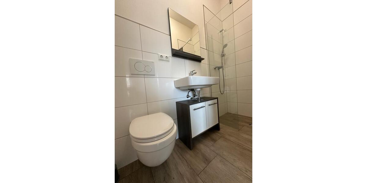 Dachgeschoßwohnung Schwabach - 3 Zimmer, 80 m&sup2;, 1.250&euro; | Angebot:25813971