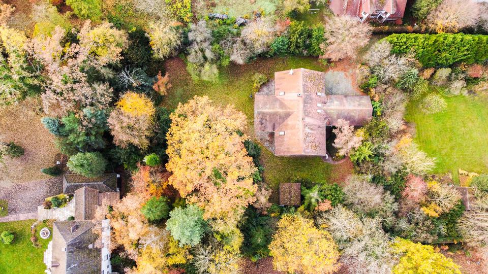 Villa Fürth Atzenhof - 9 Zimmer, 315 m&sup2;, 3.500&euro; | Angebot:24757698