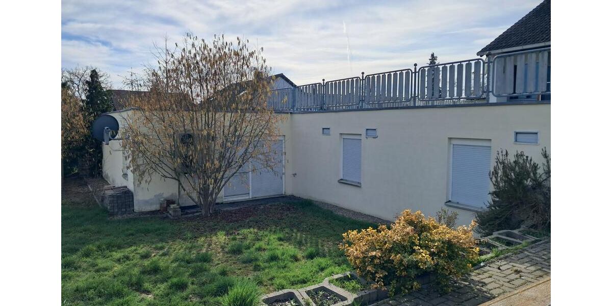 Einfamilienhaus Weisendorf - 7.5 Zimmer, 274 m&sup2;, 440.000&euro; | Angebot:25589665