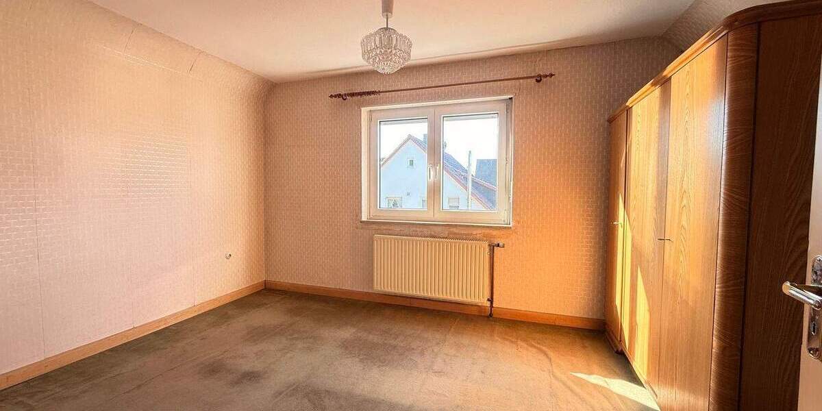 Einfamilienhaus Nürnberg Worzeldorf - 4 Zimmer, 120 m&sup2;, 550.000&euro; | Angebot:25671466