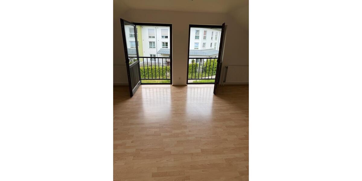 Dachgeschoßwohnung Veitsbronn - 3.5 Zimmer, 91 m&sup2;, 1.250&euro; | Angebot:26614884