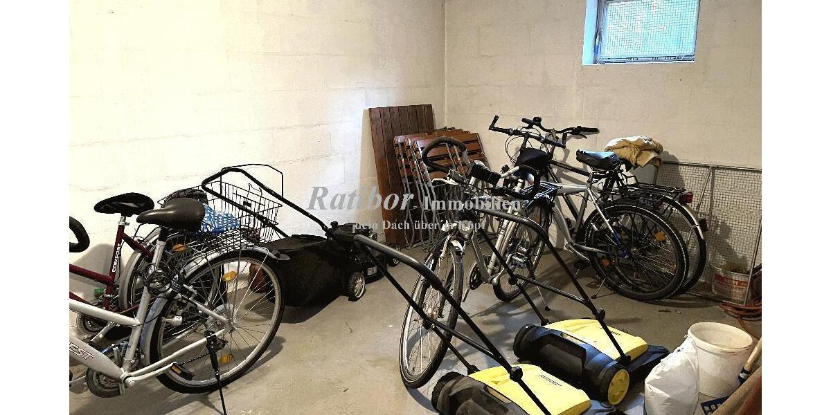 Gut vermietete 2 Zimmer-Mansardenwohnung mit Loggia und Stellplatz in ruhiger Wohnlage RH-Nord - Dachgeschoßwohnung Roth | Angebot:26998520