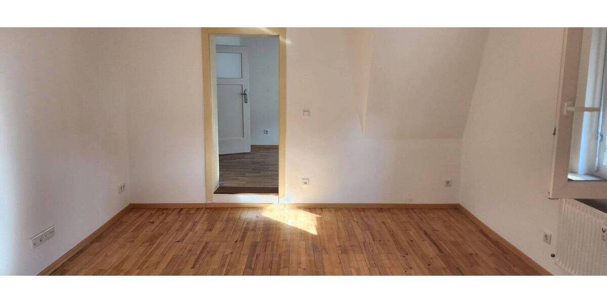 Etagenwohnung Erlangen Tennenlohe - 6 Zimmer, 125 m&sup2;, 1.250&euro; | Angebot:26871424