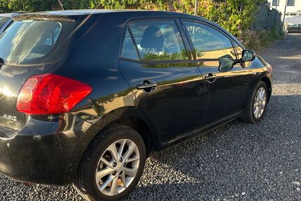Toyota Auris 108.000 km 3.300 &euro; Fürth 90763