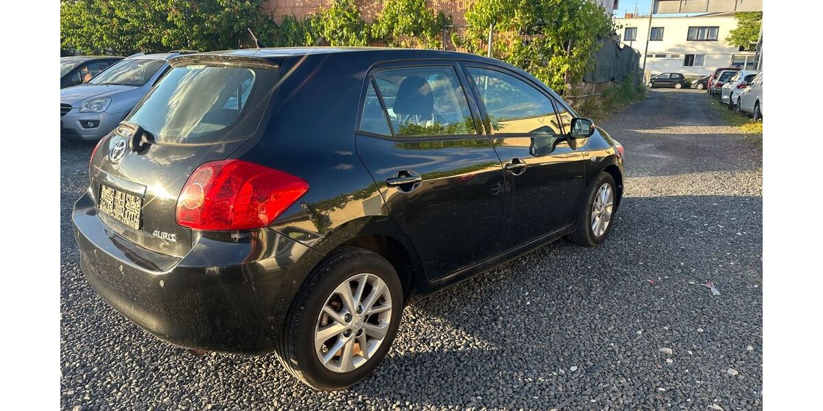 Toyota Auris 108.000 km 3.300 &euro; Fürth 90763
