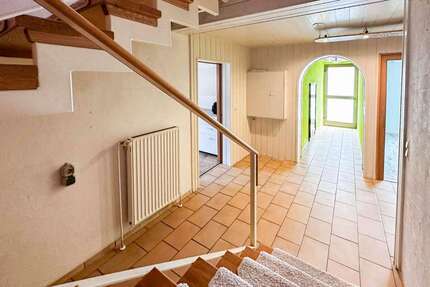 Haus Wilhermsdorf - 6 Zimmer, 220 m&sup2;, 220.000&euro; | Angebot:27021585