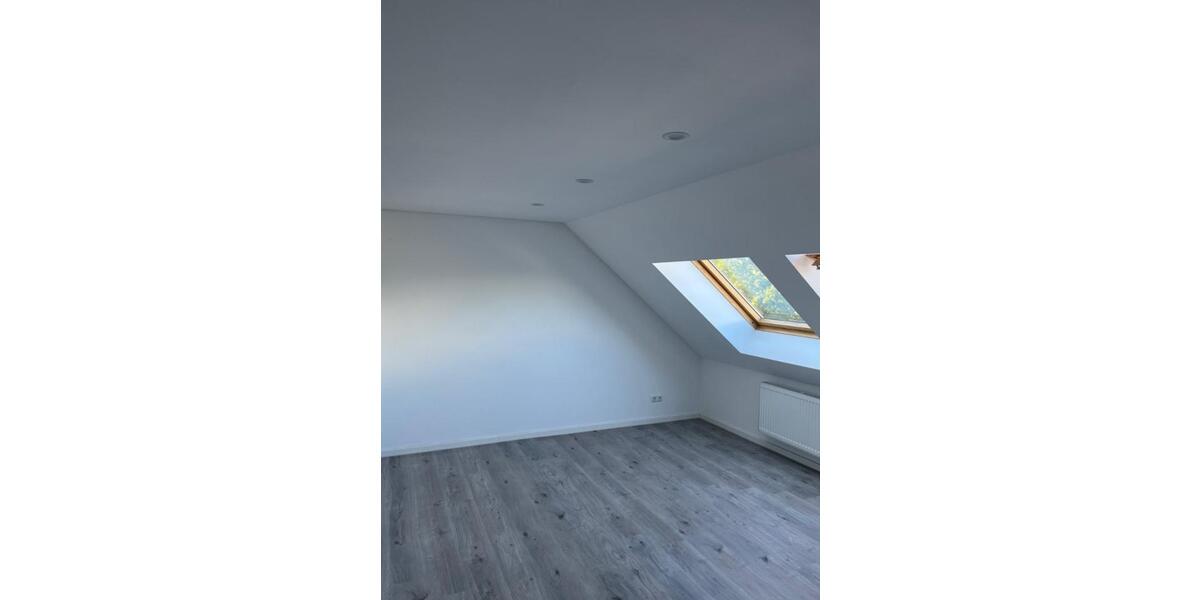 Etagenwohnung Cadolzburg - 3 Zimmer, 84 m&sup2;, 990&euro; | Angebot:25900571