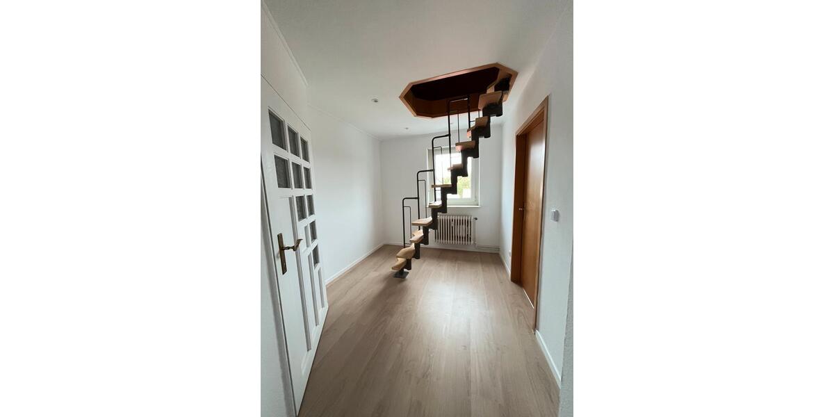 Dachgeschoßwohnung Fürth Atzenhof - 3 Zimmer, 79 m&sup2;, 1.021&euro; | Angebot:27576690