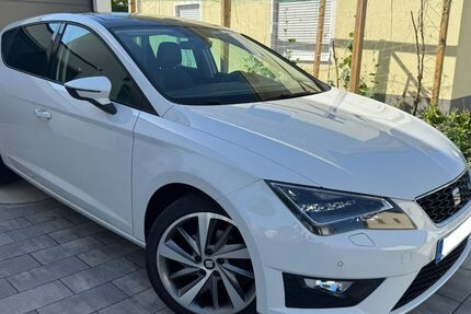 Seat Leon 76.566 km 12.390 &euro; Heßdorf 91093