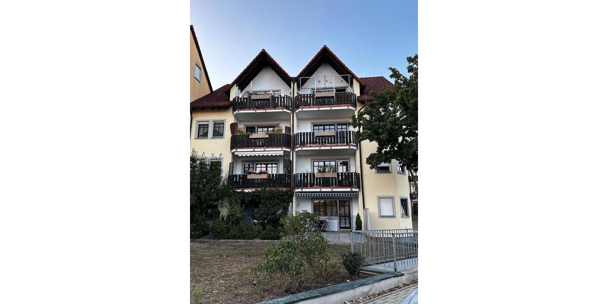 Dachgeschoßwohnung Roth - 3 Zimmer, 74 m&sup2;, 262.000&euro; | Angebot:27271571