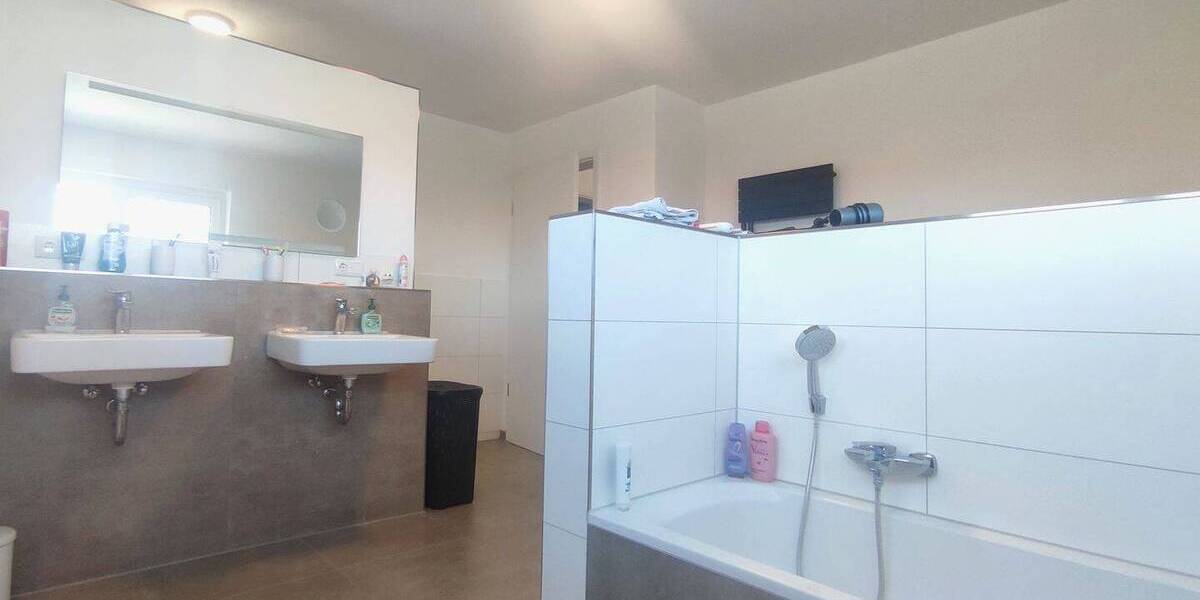 Einfamilienhaus Oberreichenbach - 5 Zimmer, 177 m&sup2;, 2.650&euro; | Angebot:26657299