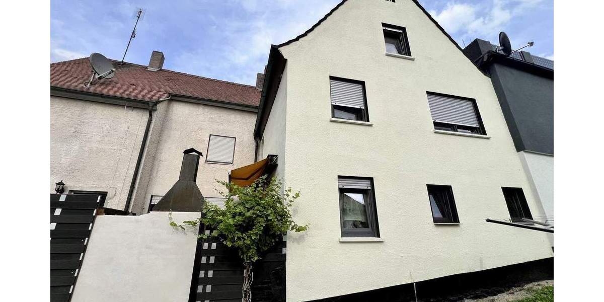 Einfamilienhaus Neustadt/Aisch Umgebung Neustadt - 5 Zimmer, 130 m&sup2;, 226.000&euro; | Angebot:25690500