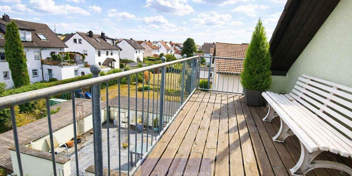 Etagenwohnung Adelsdorf - 8 Zimmer, 207 m&sup2;, 425.000&euro; | Angebot:25899007